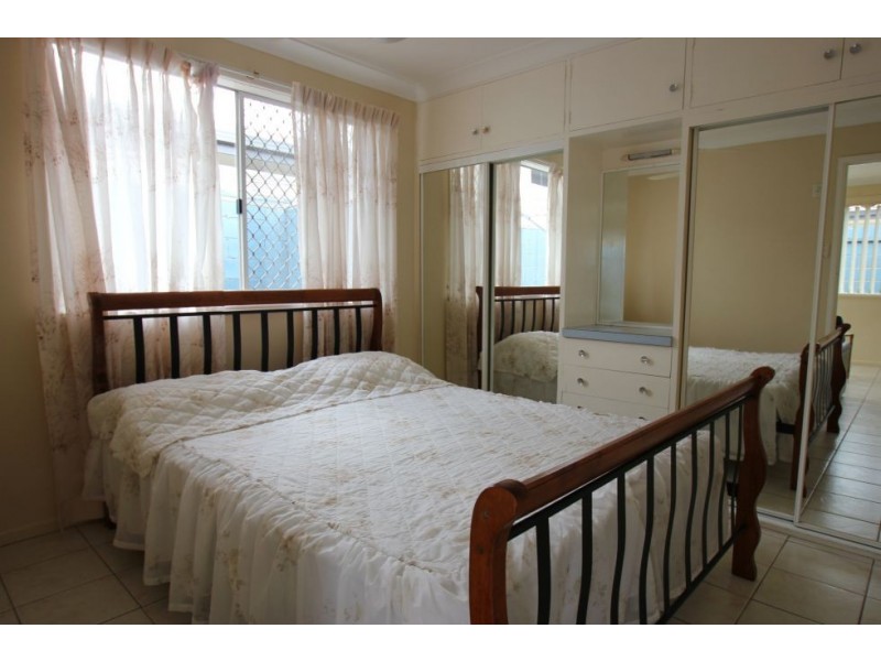 111 Monaco Street, Broadbeach Waters QLD 4218