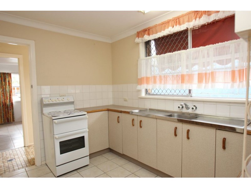 111 Monaco Street, Broadbeach Waters QLD 4218