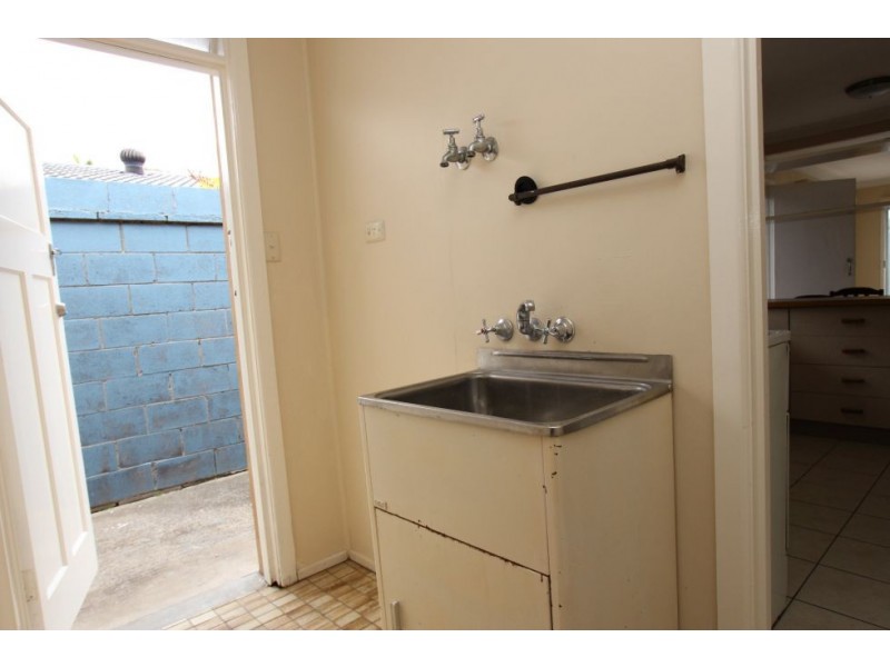 111 Monaco Street, Broadbeach Waters QLD 4218