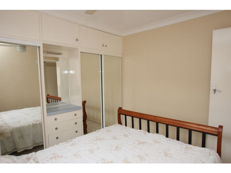 111 Monaco Street, Broadbeach Waters QLD 4218