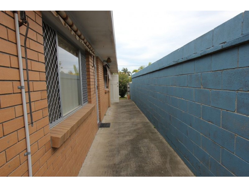 111 Monaco Street, Broadbeach Waters QLD 4218