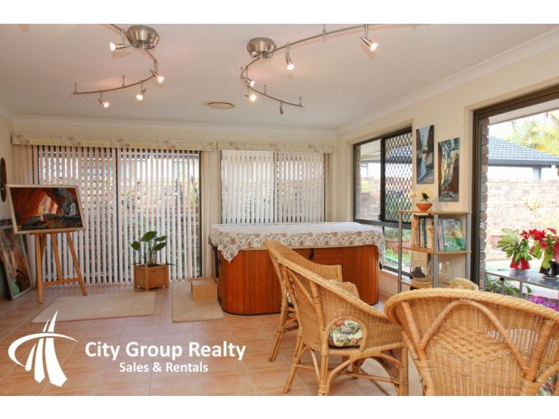 7 Kincardine Street, Benowa Waters QLD 4217