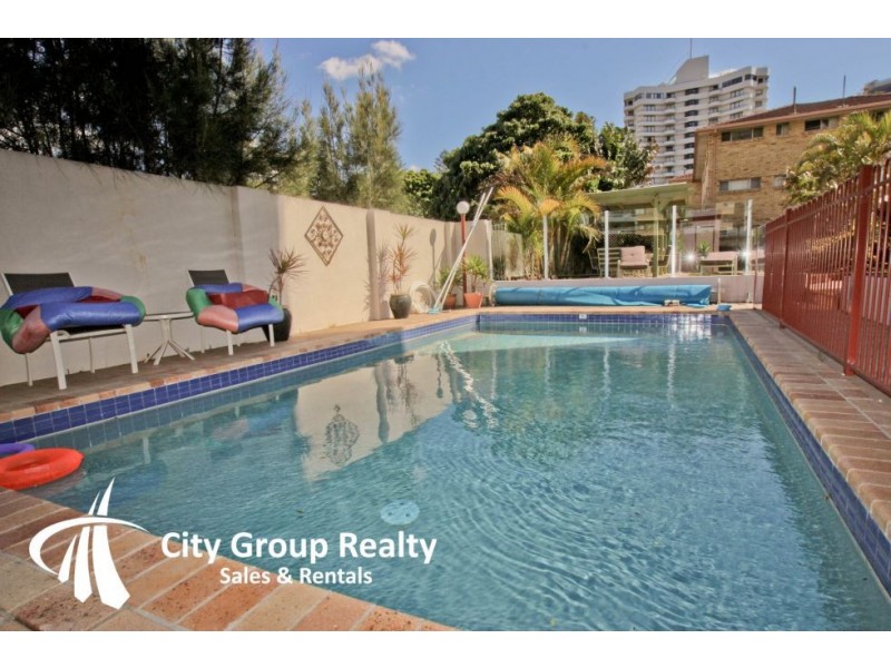 19 Fern Street, Broadbeach QLD 4218