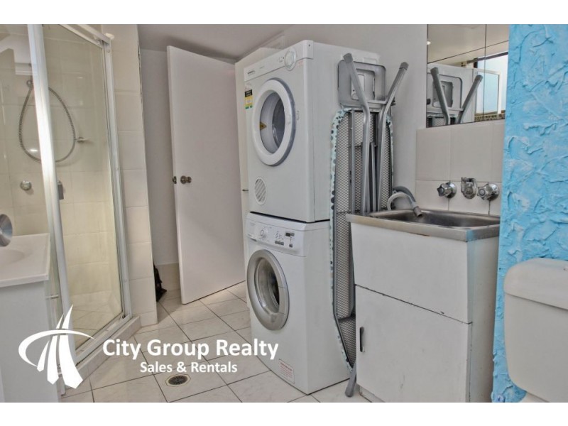 19 Fern Street, Broadbeach QLD 4218