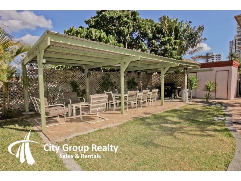 19 Fern Street, Broadbeach QLD 4218