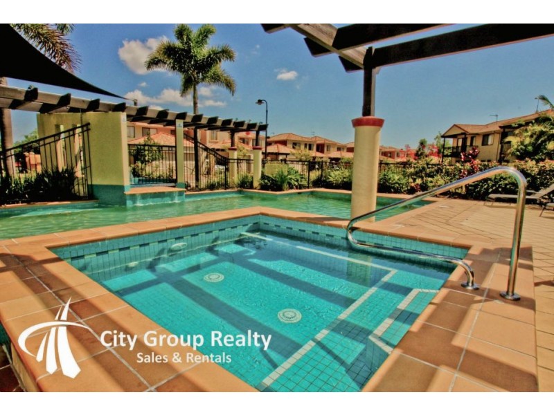 302 Christine Avenue, Varsity Lakes QLD 4227