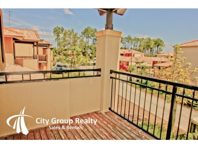 302 Christine Avenue, Varsity Lakes QLD 4227