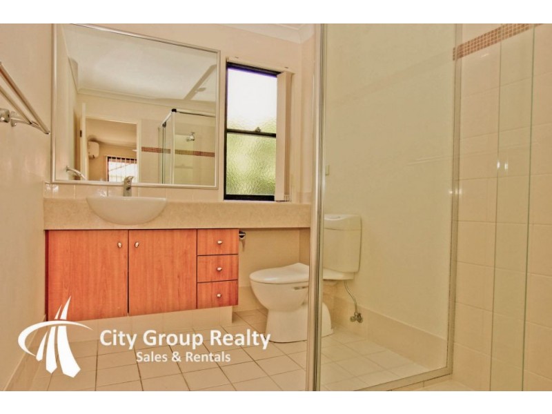 302 Christine Avenue, Varsity Lakes QLD 4227