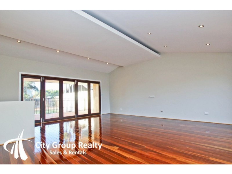 Broadbeach Waters QLD 4218