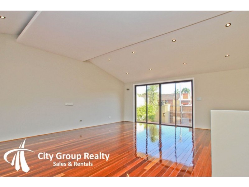 Broadbeach Waters QLD 4218