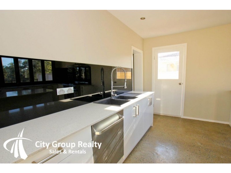 Broadbeach Waters QLD 4218
