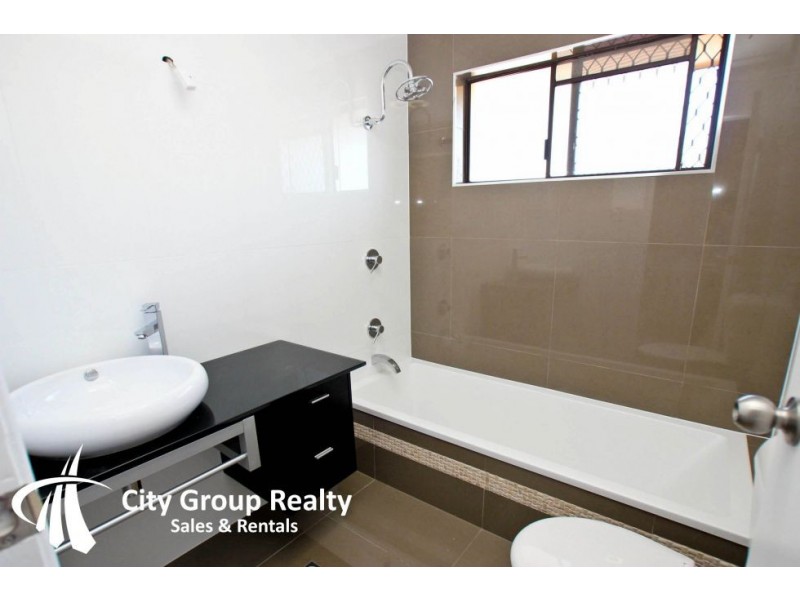 Broadbeach Waters QLD 4218