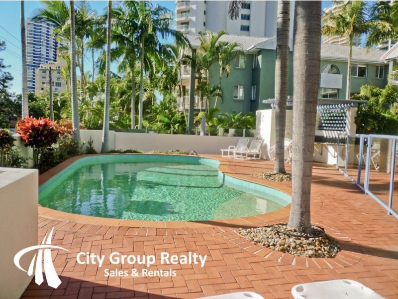 32 Cronin Avenue, Main Beach QLD 4217