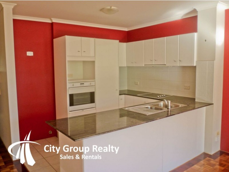 32 Cronin Avenue, Main Beach QLD 4217