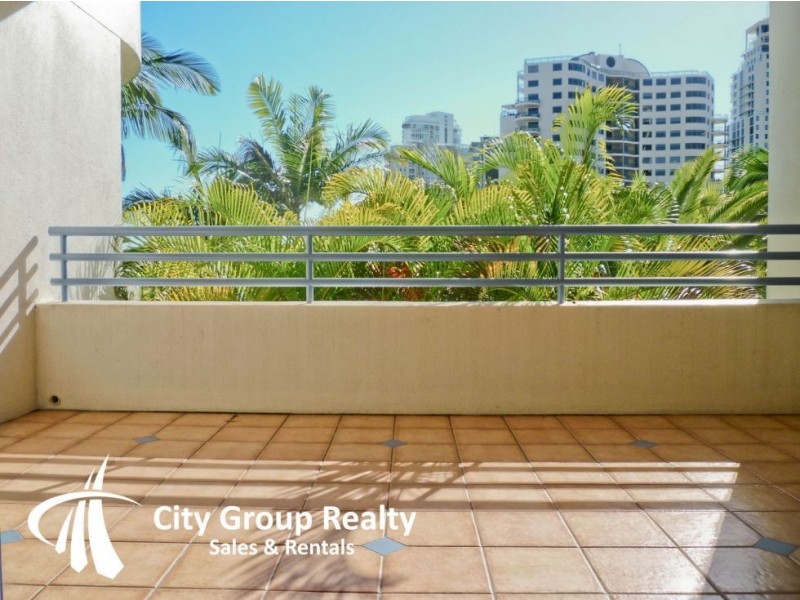 32 Cronin Avenue, Main Beach QLD 4217