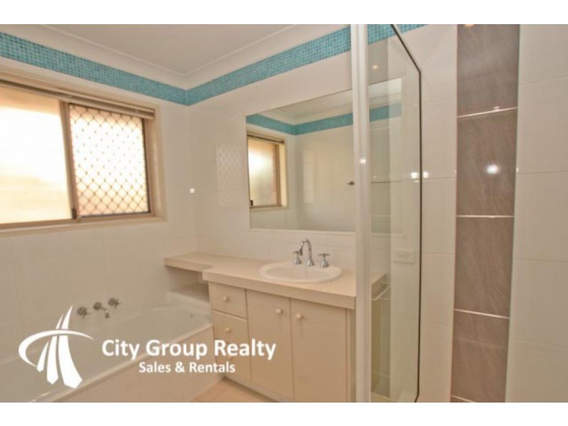 42 Greenwich Ct, Robina QLD 4226