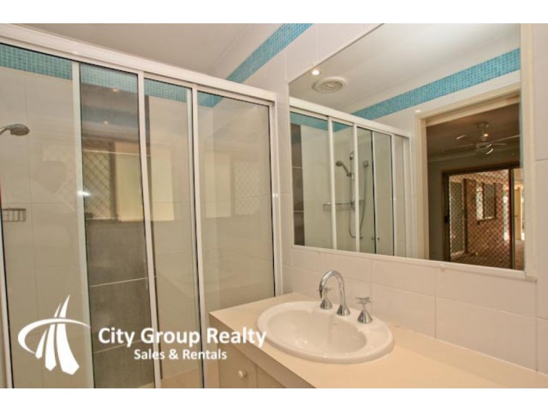 42 Greenwich Ct, Robina QLD 4226