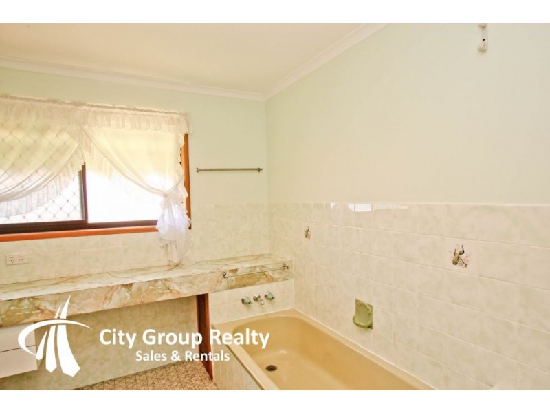 136 Melaleuca Dr, Palm Beach QLD 4221