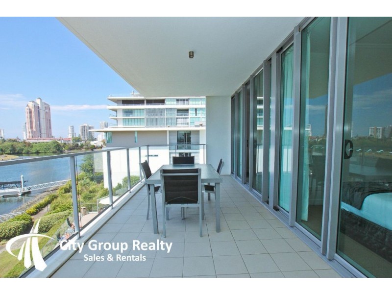 Broadbeach Waters QLD 4218
