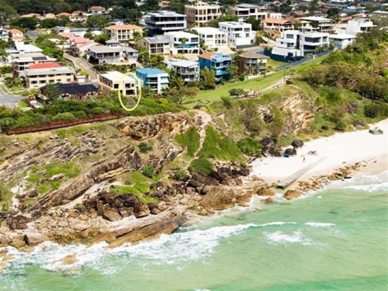 3 Brakes Cres, Miami QLD 4220