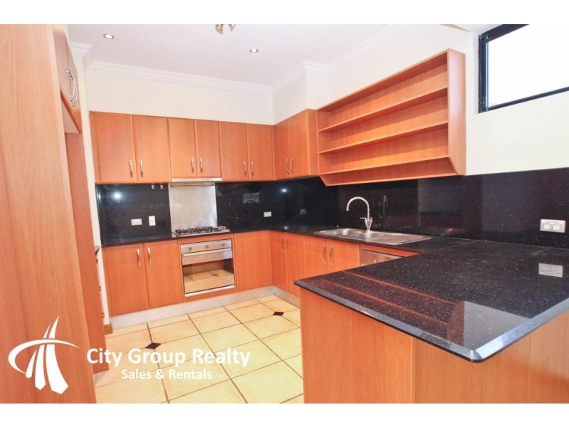 3 Brakes Cres, Miami QLD 4220