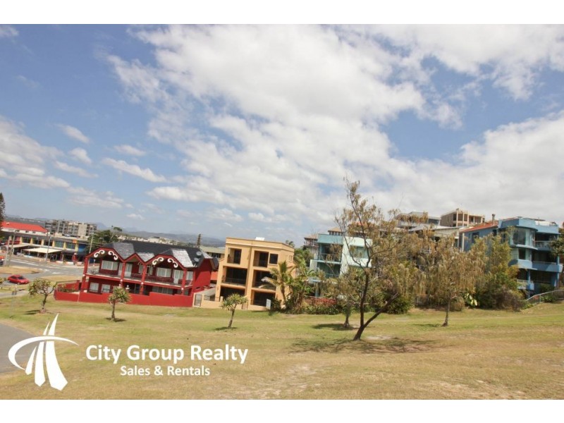 3 Brakes Cres, Miami QLD 4220