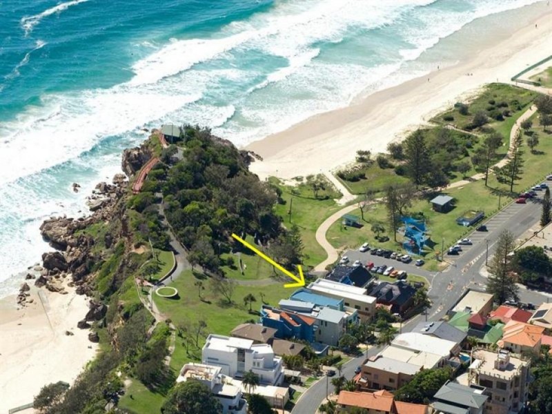 3 Brakes Cres, Miami QLD 4220