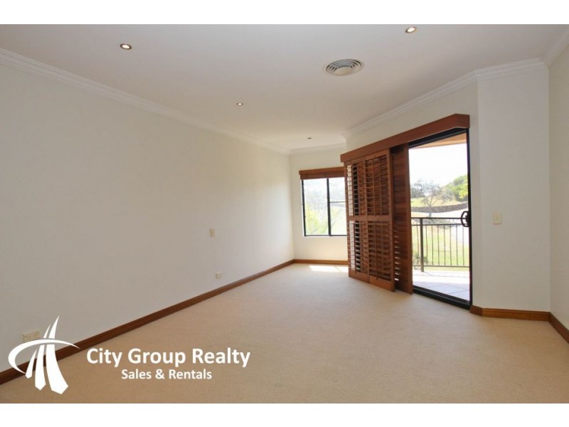 3 Brakes Cres, Miami QLD 4220