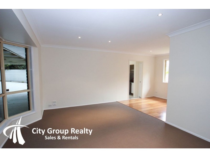 11 Paddington Drive, Carrara QLD 4211