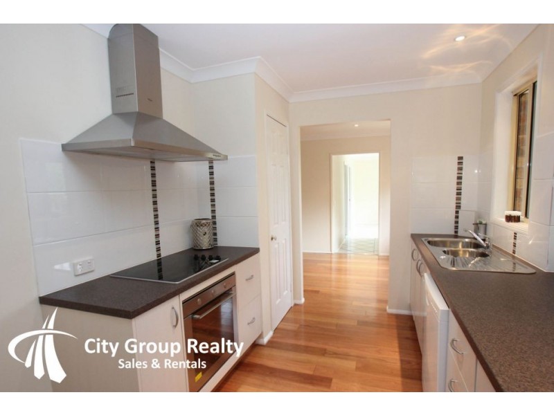 11 Paddington Drive, Carrara QLD 4211