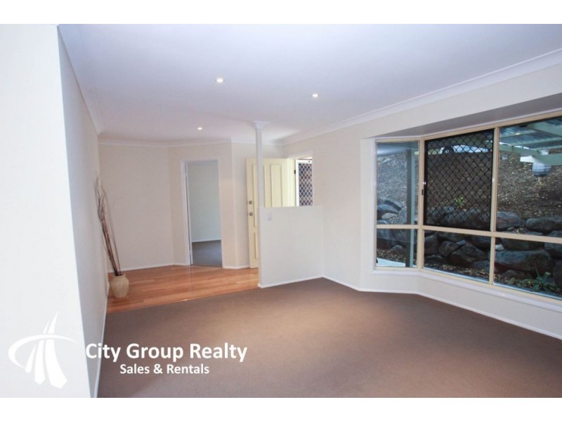 11 Paddington Drive, Carrara QLD 4211