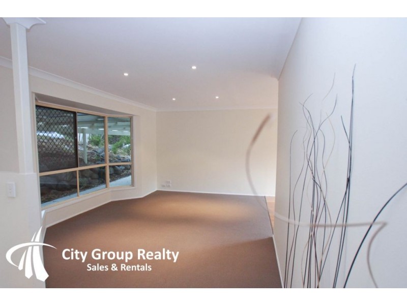 11 Paddington Drive, Carrara QLD 4211