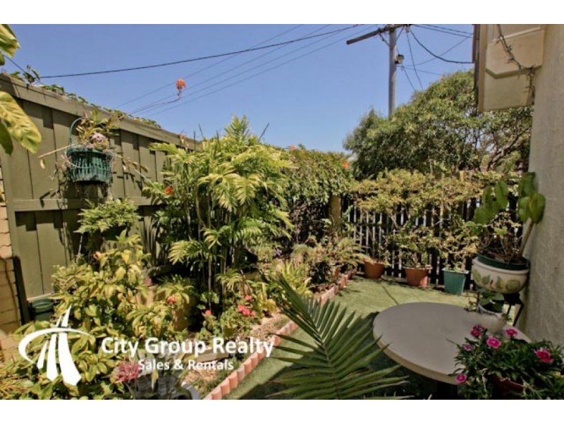 1/15 Cypress Tce, Palm Beach QLD 4221