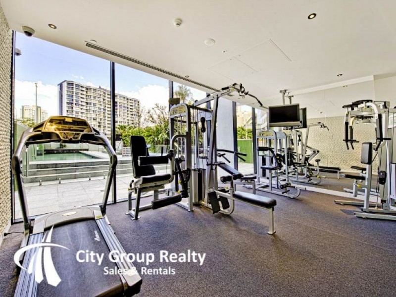 2004 Avalon, Surfers Paradise QLD 4217