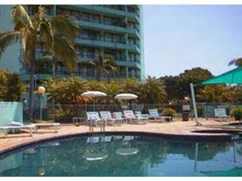 16A/114 Marine Pde, Southport QLD 4215