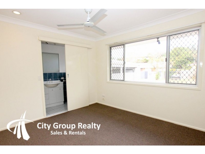 2 Dame Patti Avenue, Mermaid Waters QLD 4218