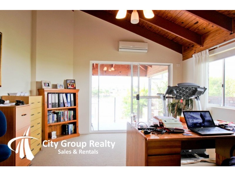 16 Sailaway Street, Mermaid Waters QLD 4218