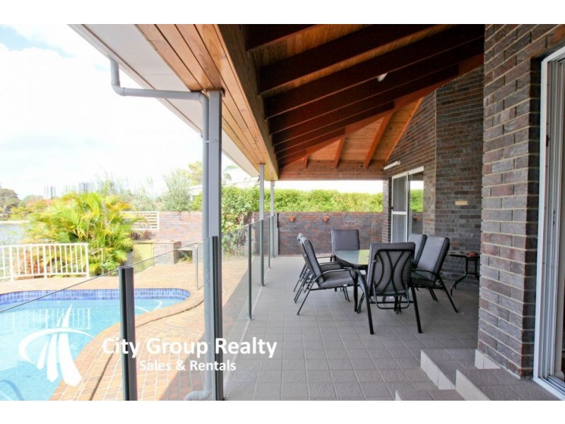 16 Sailaway Street, Mermaid Waters QLD 4218