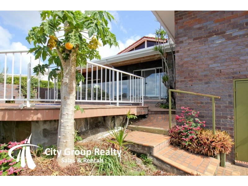 16 Sailaway Street, Mermaid Waters QLD 4218