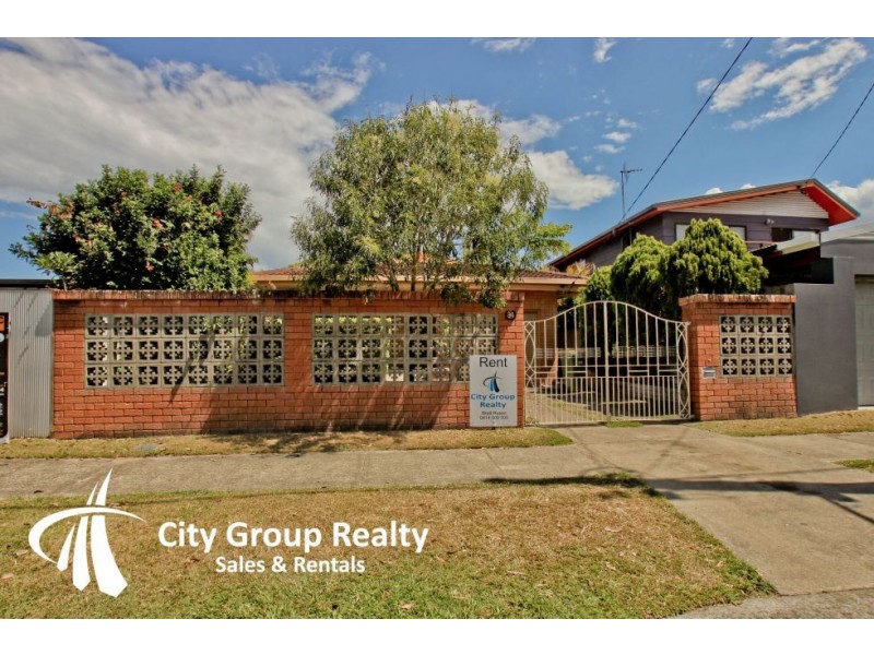 34 Paradise Avenue, Miami QLD 4220