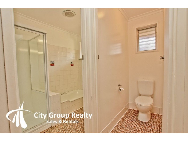 34 Paradise Avenue, Miami QLD 4220