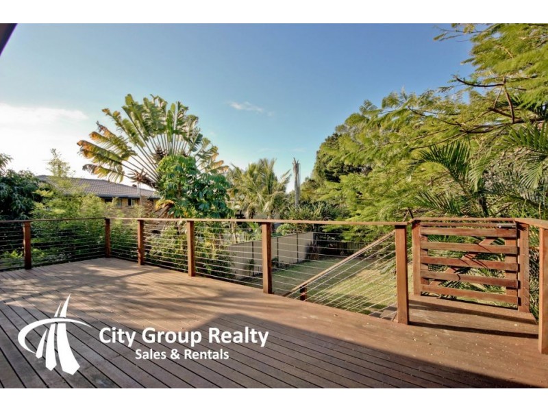 55 Pacific Ave, Miami QLD 4220