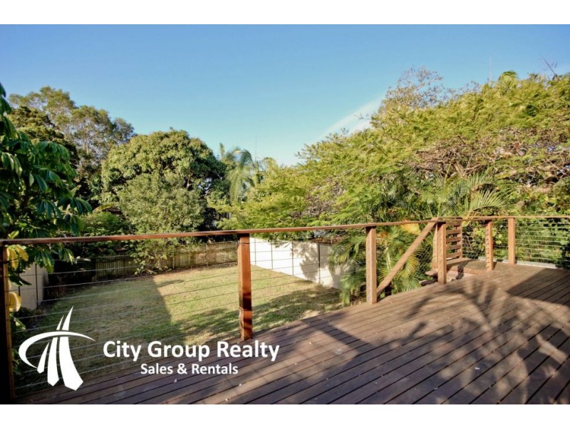 55 Pacific Ave, Miami QLD 4220