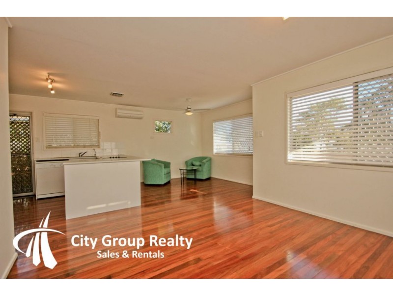 55 Pacific Ave, Miami QLD 4220