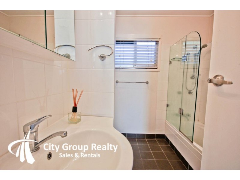 55 Pacific Ave, Miami QLD 4220