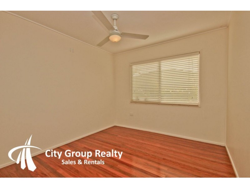 55 Pacific Ave, Miami QLD 4220