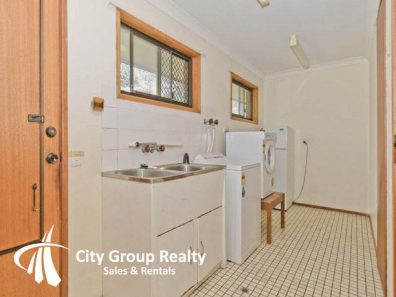 38 Hillview Parade, Ashmore QLD 4214