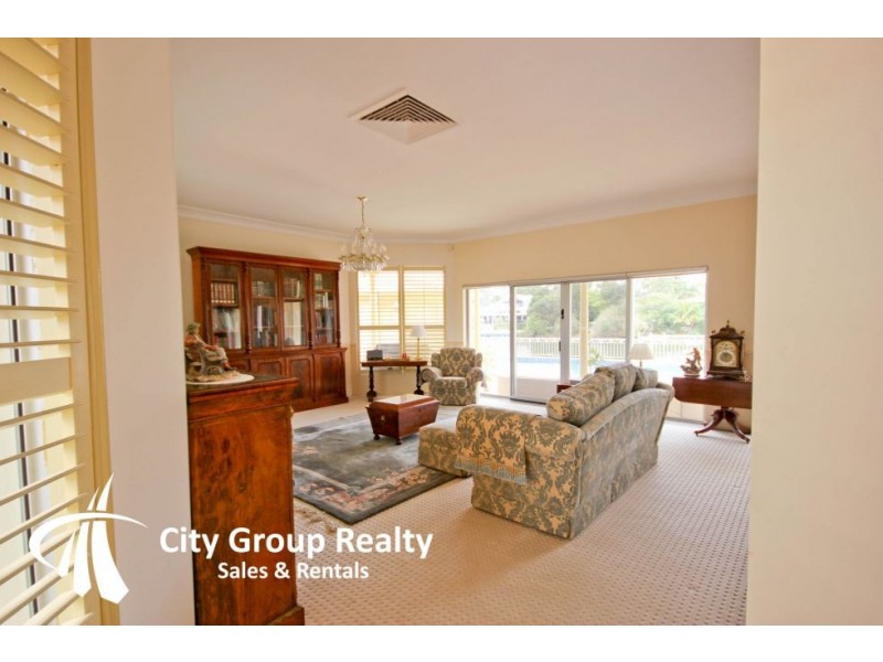 18 Kookaburra Cres, Surfers Paradise QLD 4217