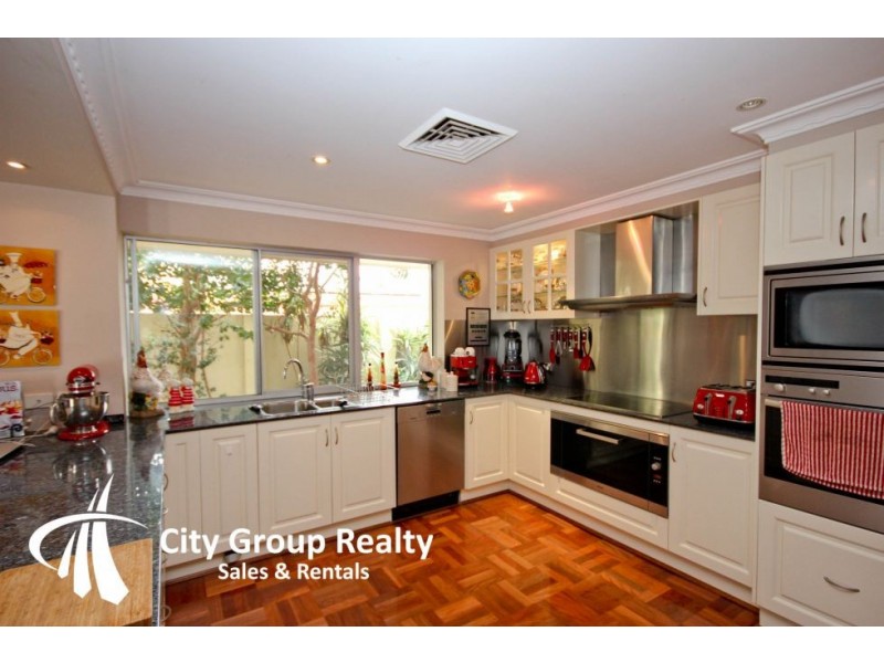 18 Kookaburra Cres, Surfers Paradise QLD 4217