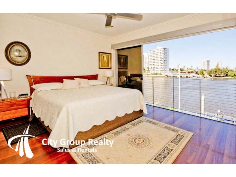 Chevron Island QLD 4217